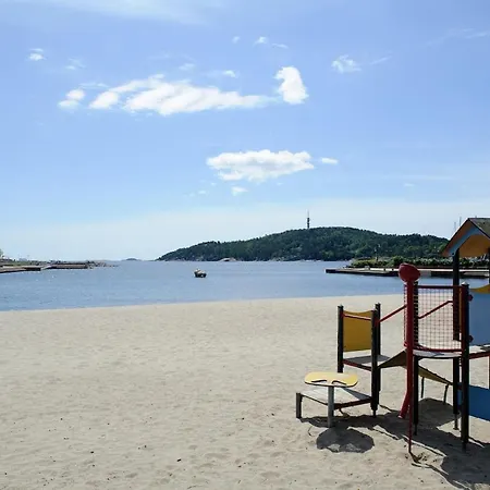 Rolig Plassert I Toppen Av Gagata Markens V Slottet Kristiansand Exterior photo