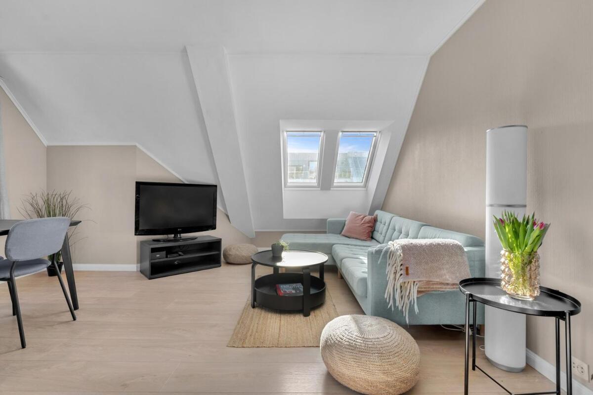 Rolig Plassert I Toppen Av Gagata Markens V Slottet Apartment
