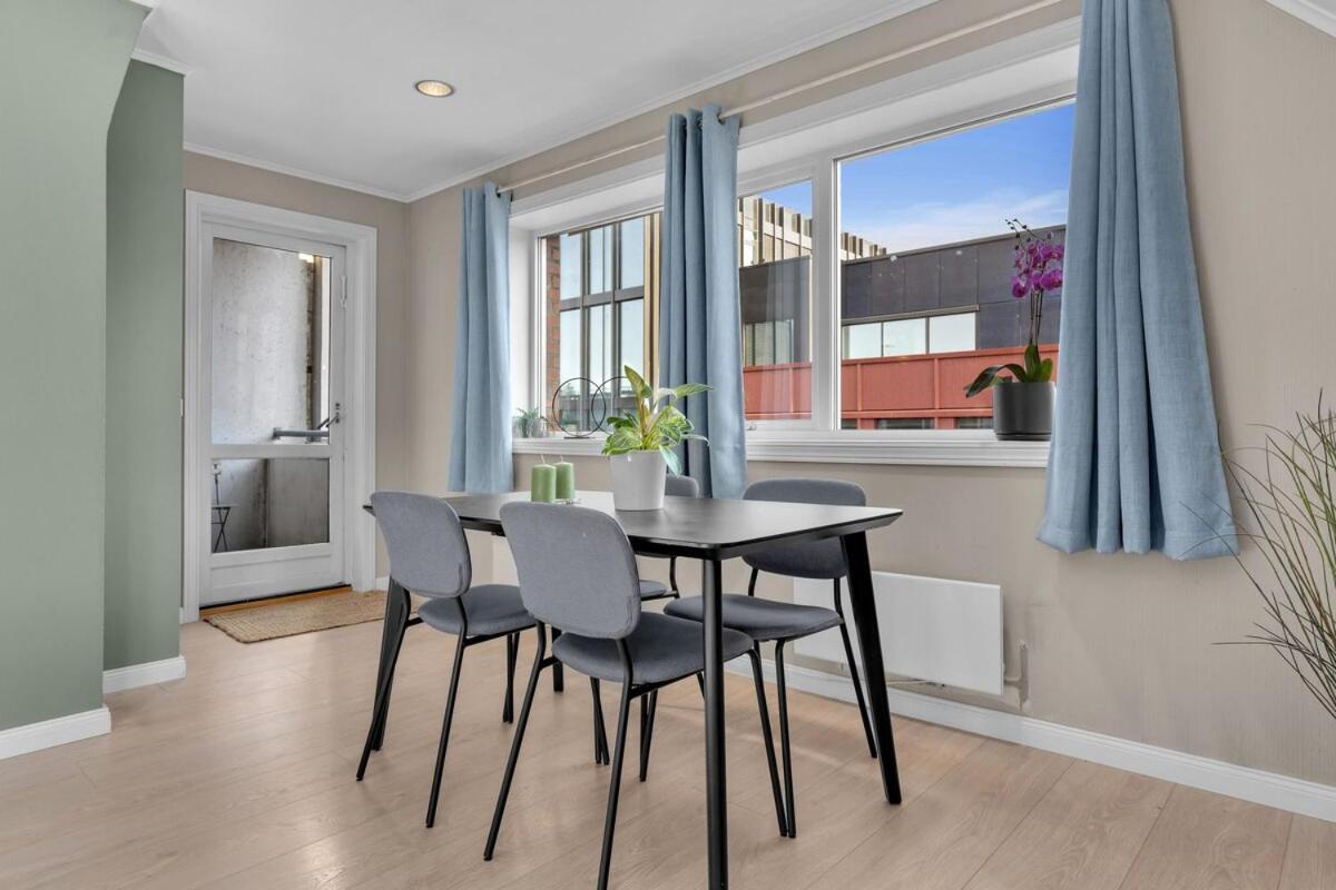 Apartment Rolig Plassert I Toppen Av Gagata Markens V Slottet