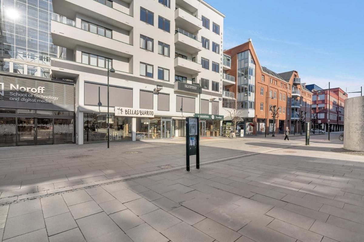 Rolig Plassert I Toppen Av Gagata Markens V Slottet *