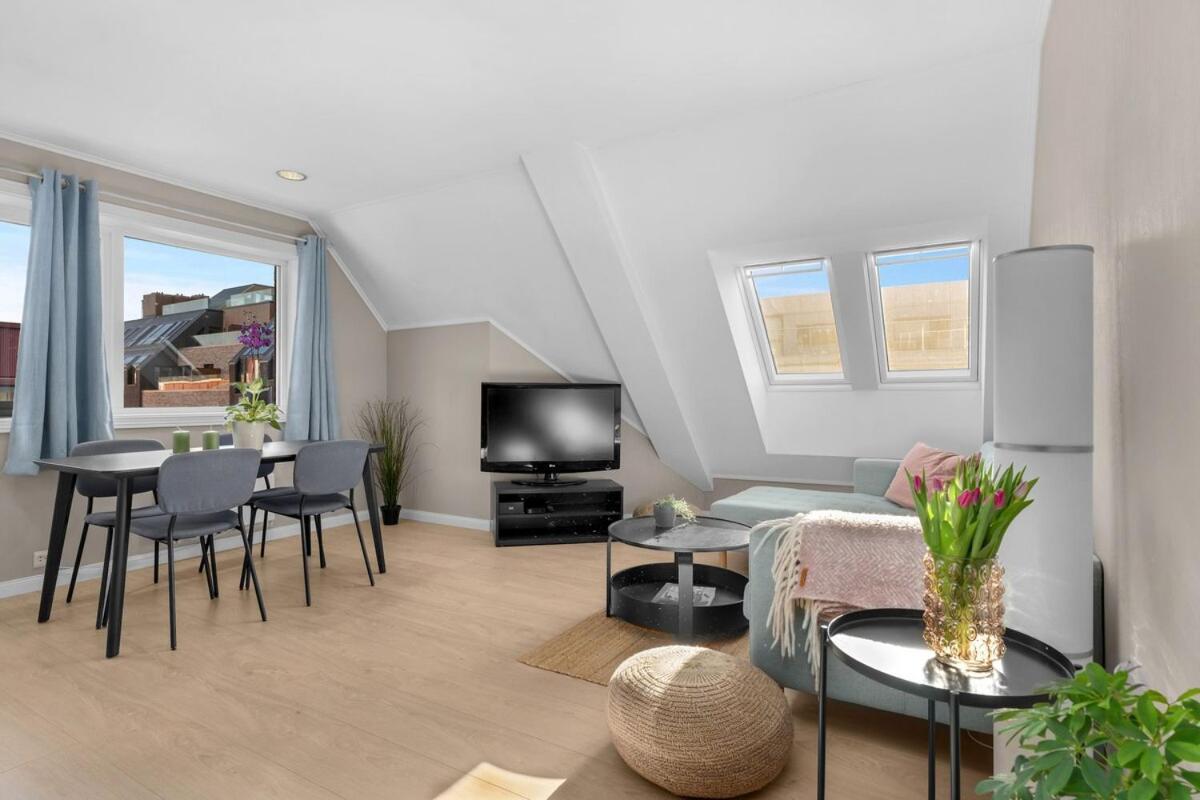 Rolig Plassert I Toppen Av Gagata Markens V Slottet Apartment